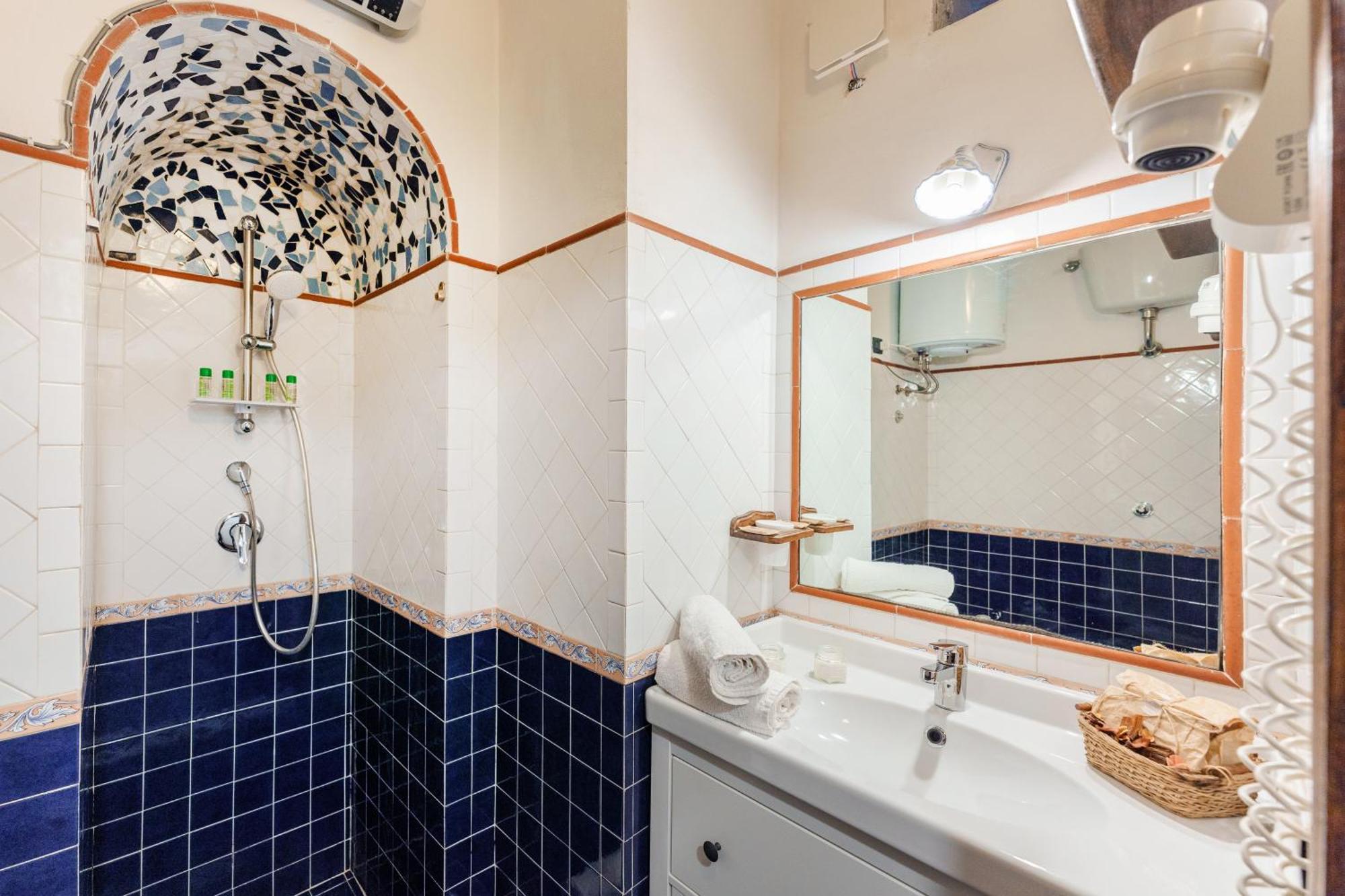 Apartament La Storia Neapol Zewnętrze zdjęcie
